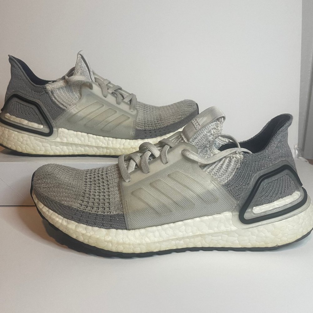 Adidas Ultrabooost Grey Knit || Women's 6.5 US